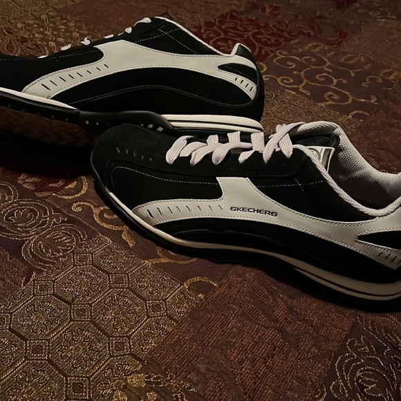 Skechers Leather Lifestyle Hybrid Sneaker - Picture 3 of 7